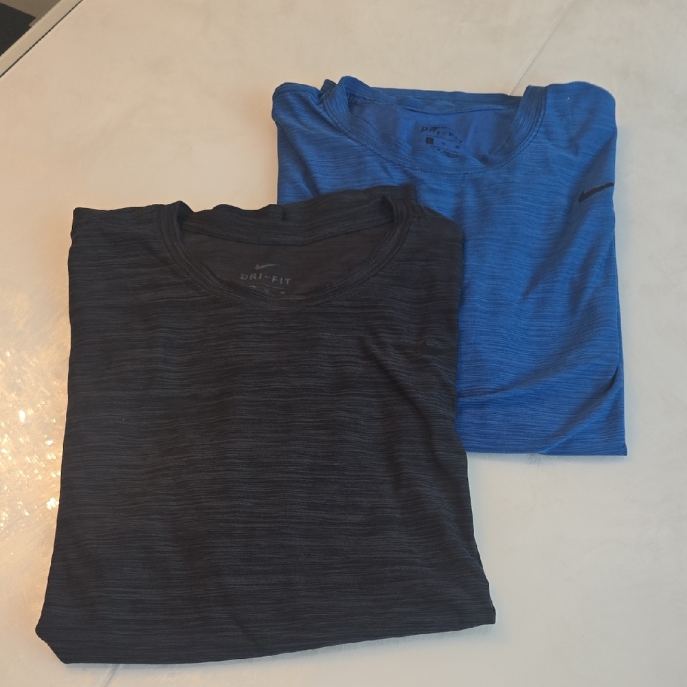Nike Men's Dri-FIT Black and Blue Short Sleeve Tees